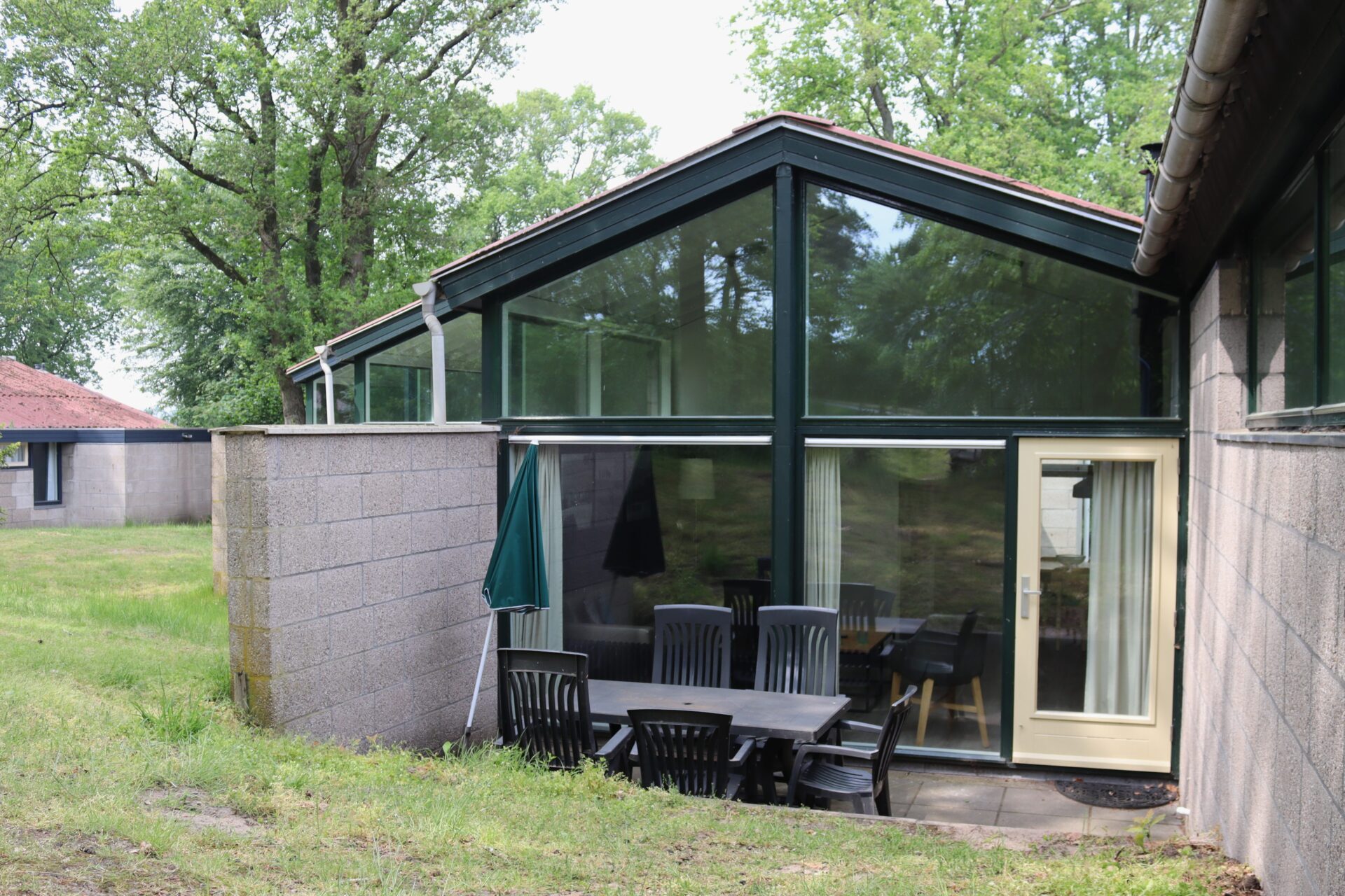 2. LB #723 (ref. 702)